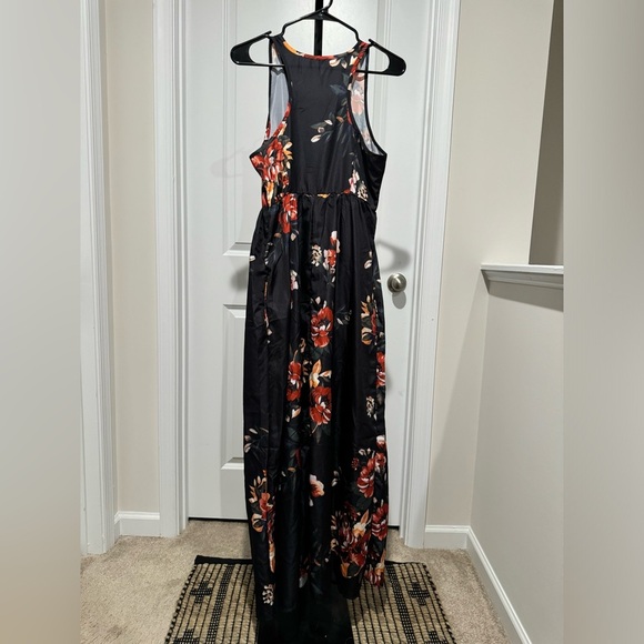 Women’s Custom made maxi floral dress w/ no stretch - Picture 3 of 3